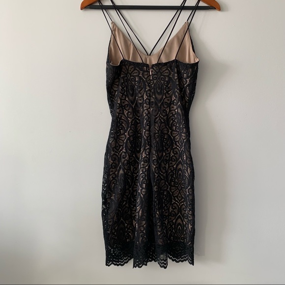 TOPSHOP Strappy Plunge Lace Bodycon Dress - Picture 4 of 8